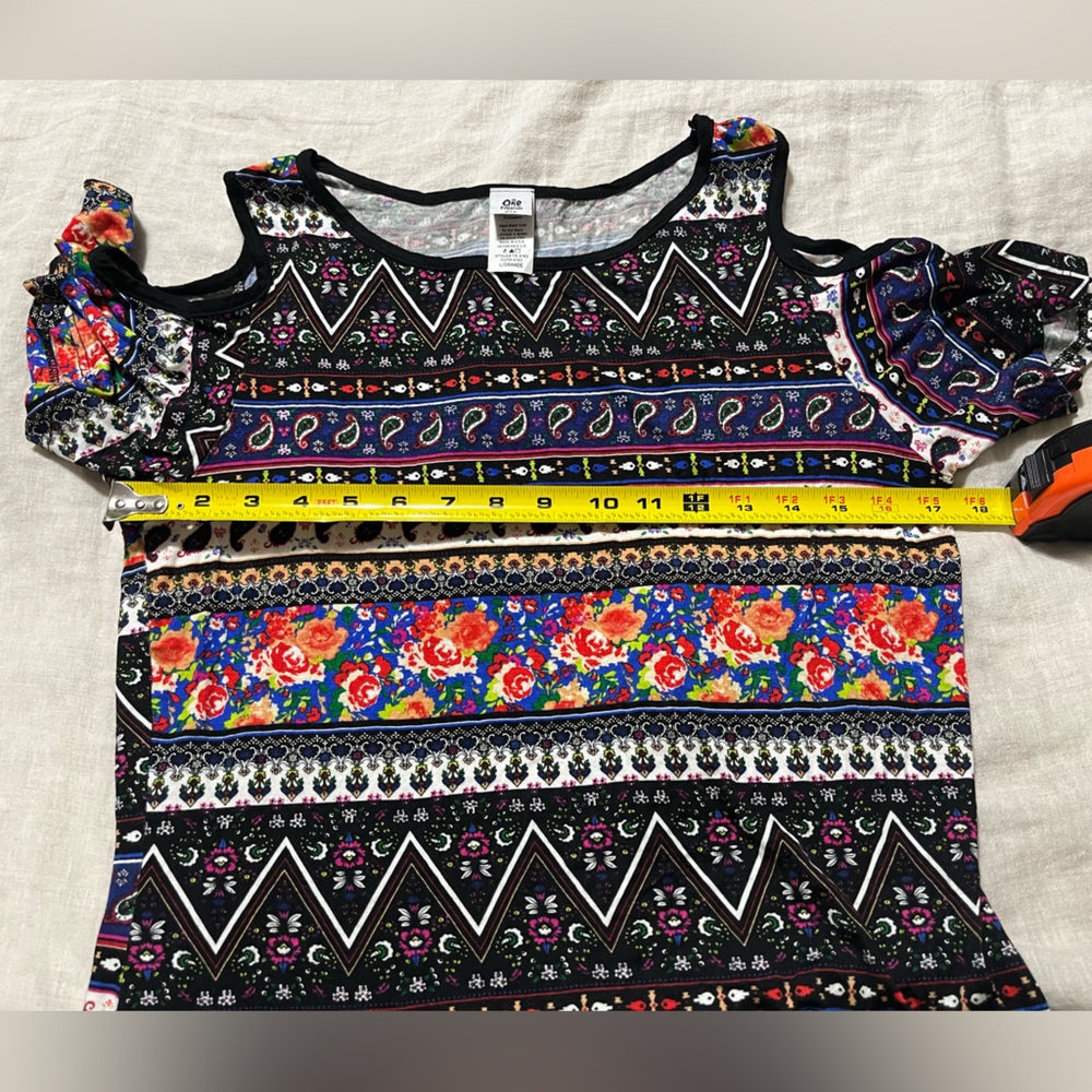 Cold shoulder tunic - Picture 5 of 9